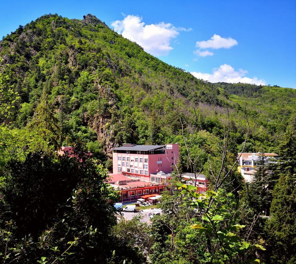 Hotel Les Sources Верне-ле-Бен Екстериор снимка